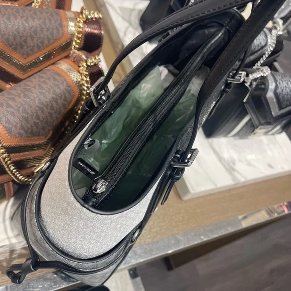 MICHAEL KORS Voyager Large Color-Block Metallic Signature Logo EW Tote Shoulder - Picture 10 of 16